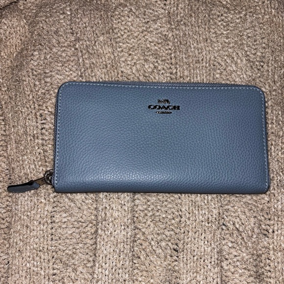Authentic COACH Pebbled Leather Long Zip Around Wallet Slate Blue Gray EUC - Picture 2 of 9